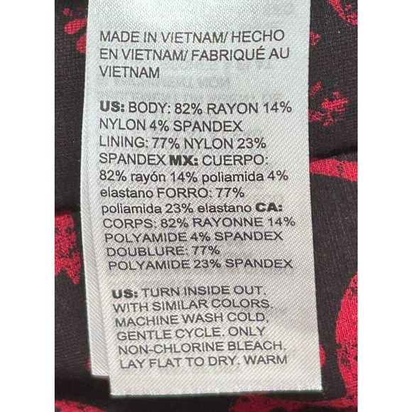 Chicos Pants 20-4 Red Black Floral Actual 40X28 Flex Waistband Slim Ankle NWT - Picture 8 of 9